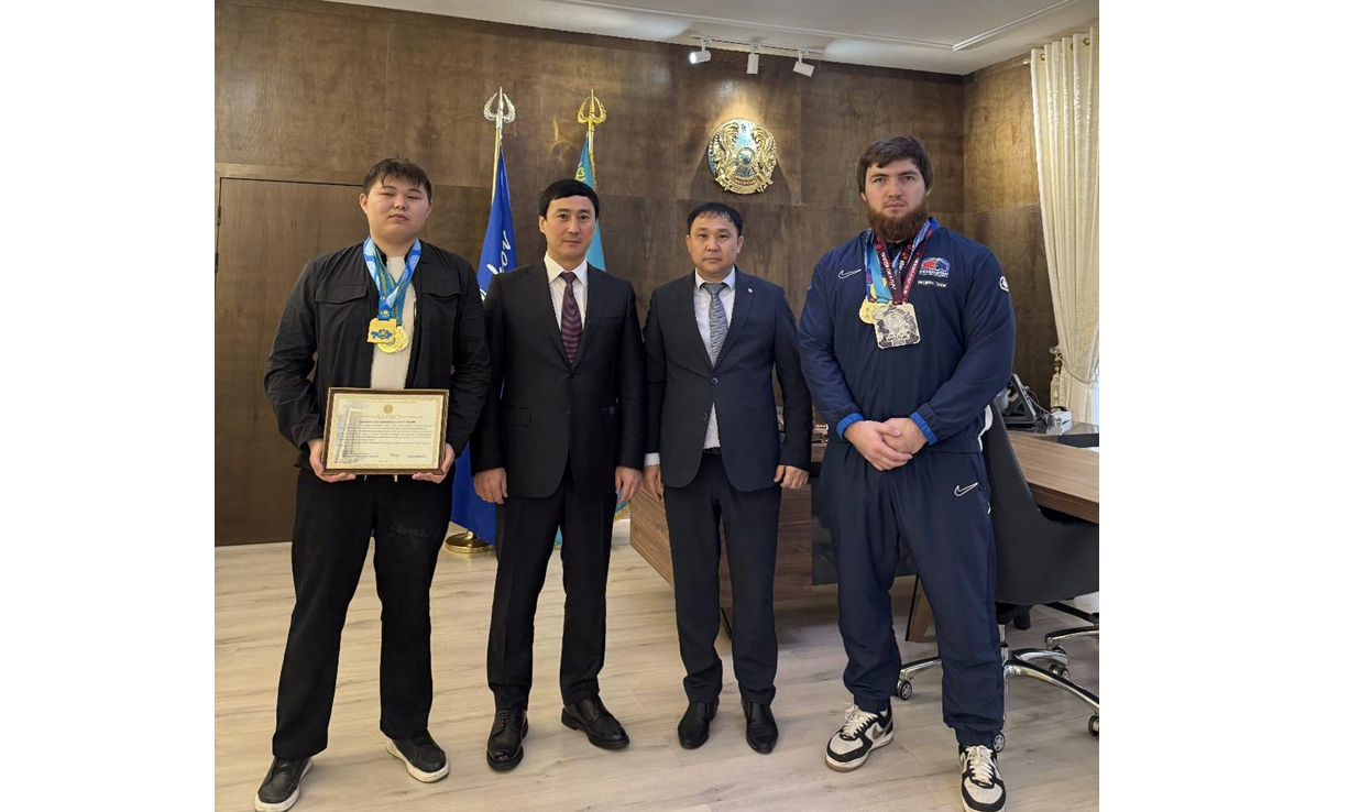 ӘЛЕМДІК ДОДАЛАРДЫҢ ҚОС ЖЕҢІМПАЗЫН ҚАБЫЛДАДЫ