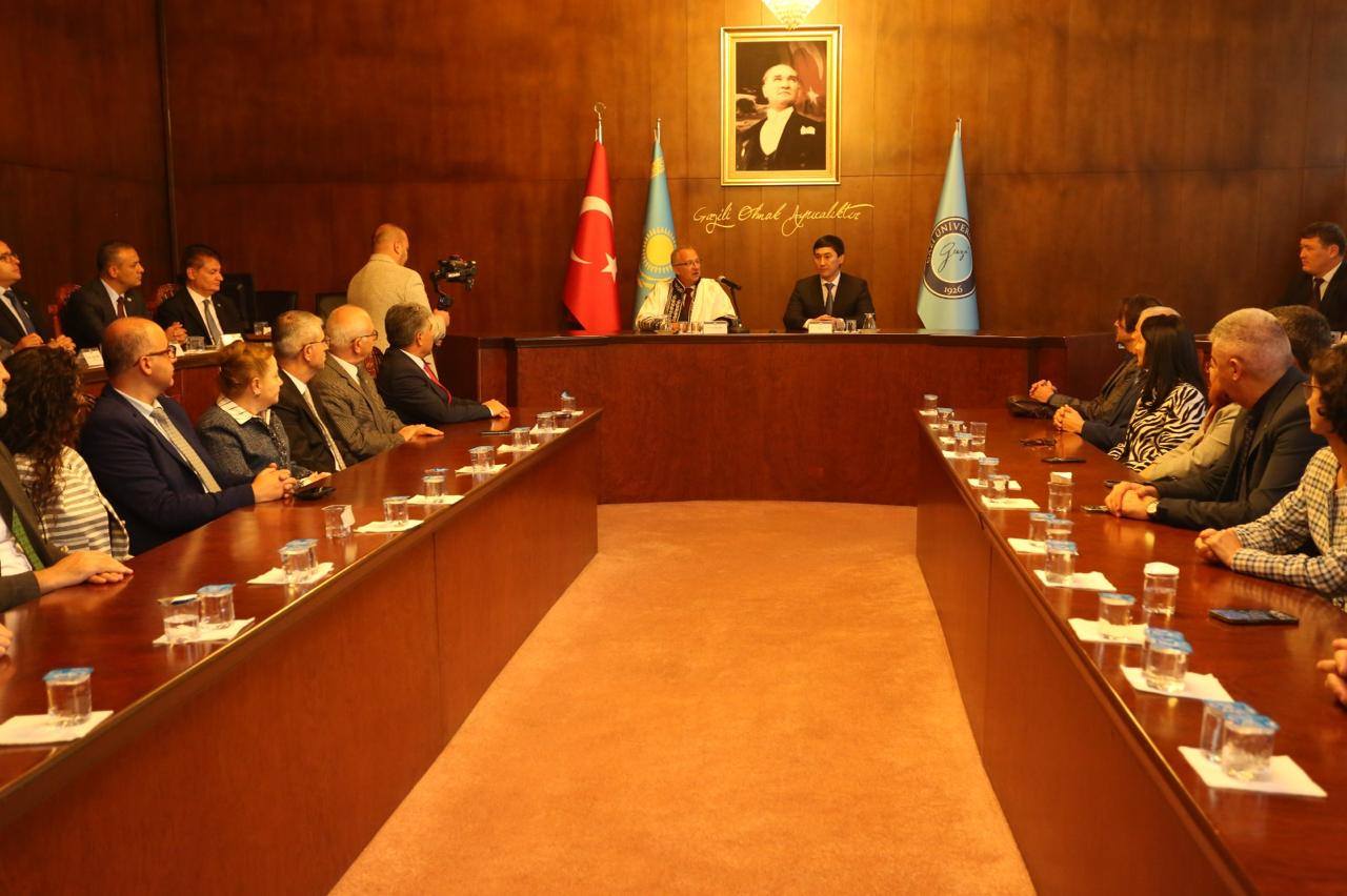 ГАЗИ УНИВЕРСИТЕТІНІҢ ҚҰРМЕТТІ ДОКТОР АТАҒЫ БЕРІЛДІ