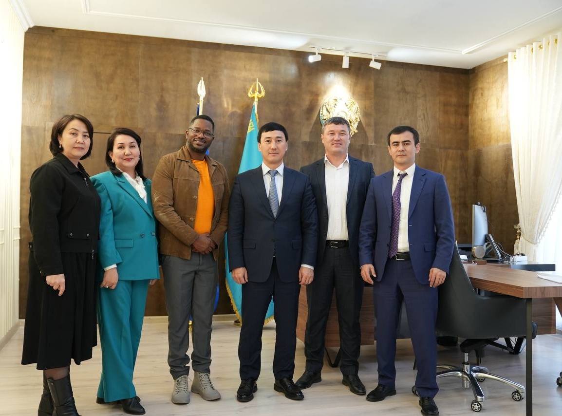 ҰТҚЫРЛЫҚ БАҒДАРЛАМАСЫМЕН КЕЛГЕН ШЕТЕЛДІК ПРОФЕССОРДЫ ҚАБЫЛДАДЫ