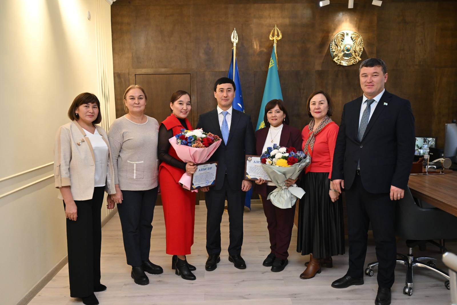 УНИВЕРСИТЕТ РЕКТОРЫ ФИЛОСОФИЯ PhD ДОКТОРЛАРЫМЕН КЕЗДЕСТІ