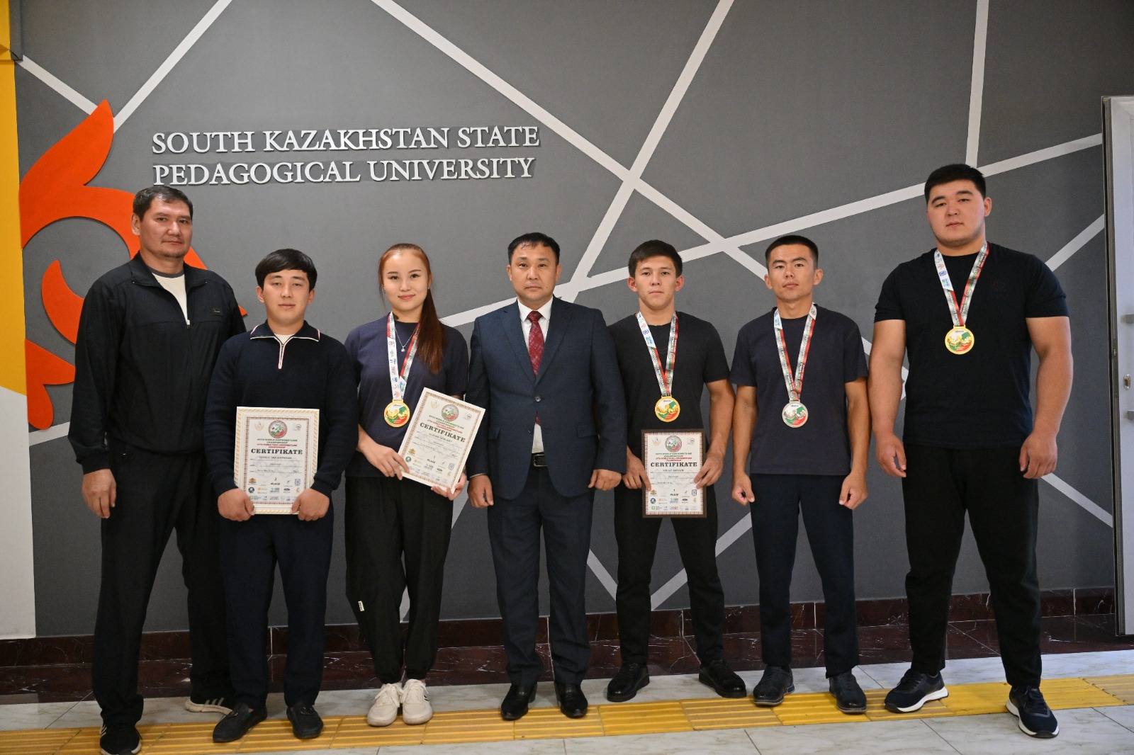 ҚОЛКҮРЕСТЕН ӘЛЕМ ЧЕМПИОНАТЫНДА — БІРІНШІ!