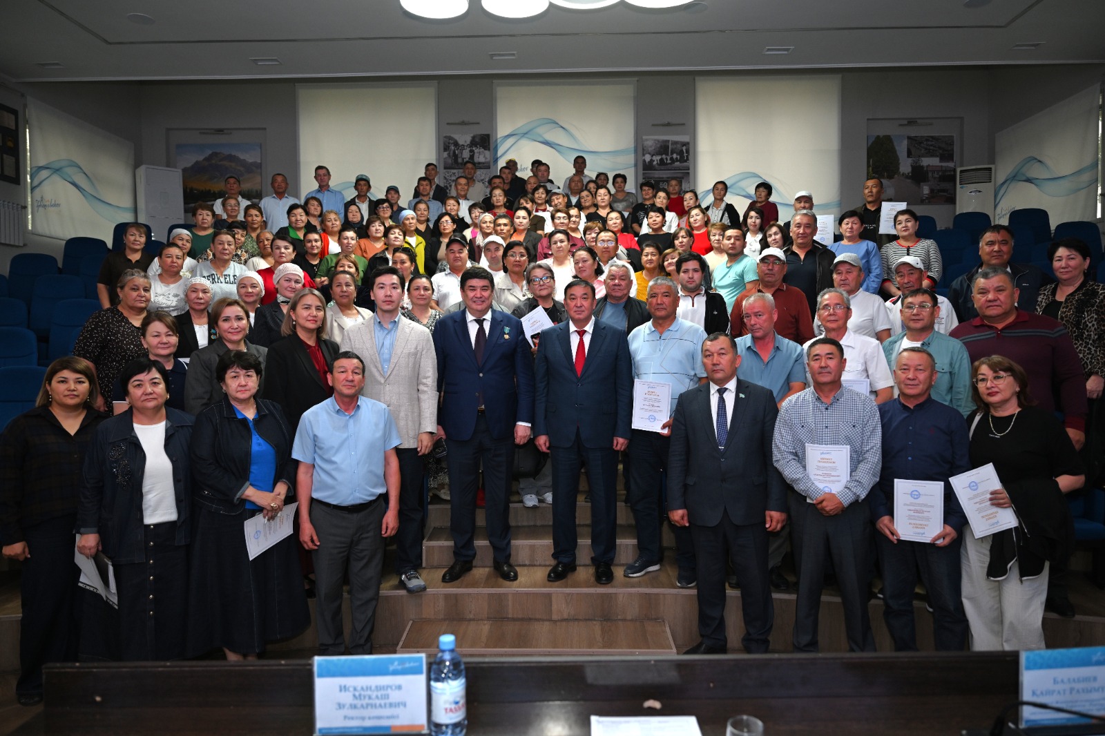 ЕҢБЕК АДАМДАРЫН ҚҰРМЕТТЕДІ